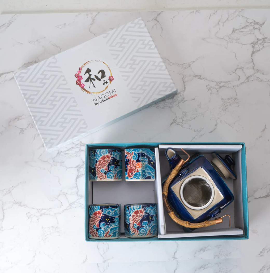 Koi Fishes Tea Set 20oz Tea Pot with 4 Hexagon Cups by Urban Tokyo