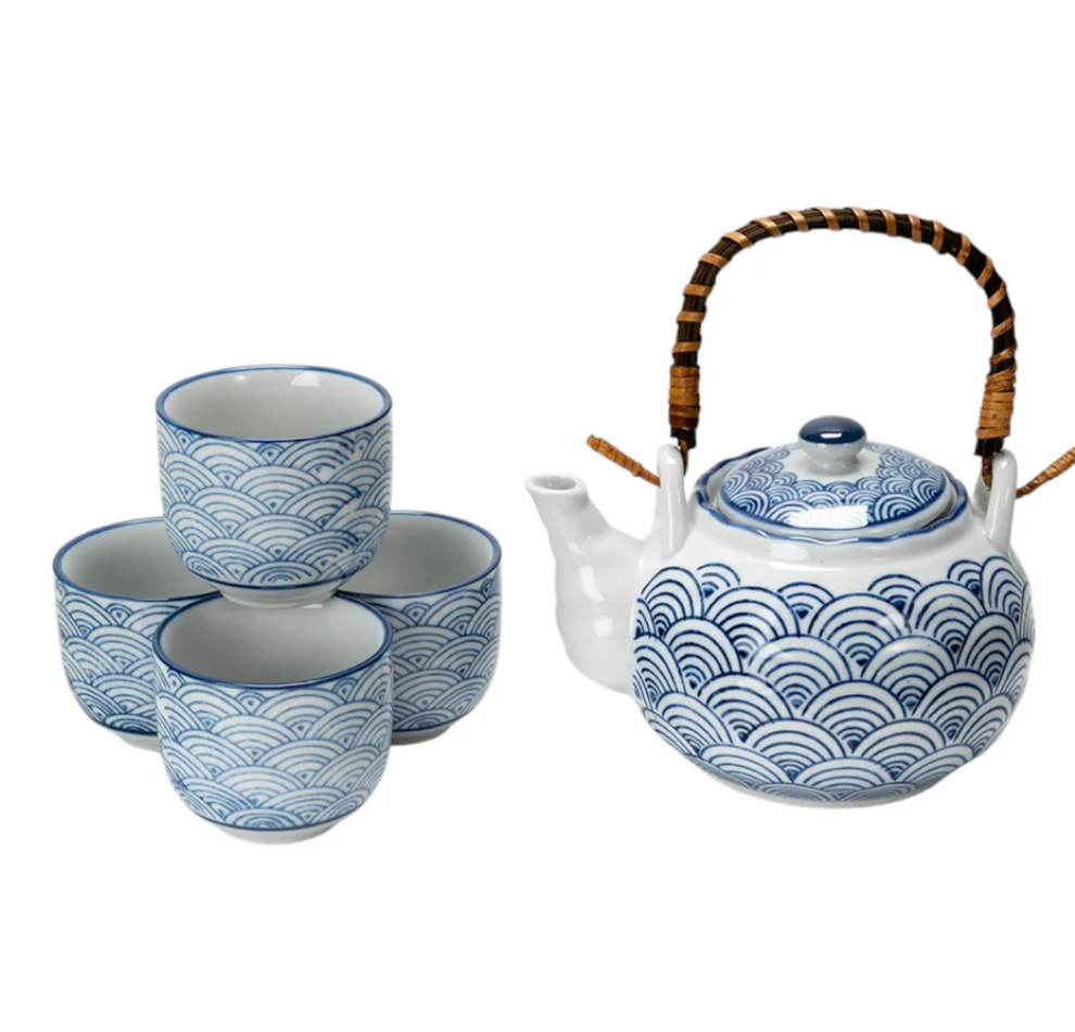 Japanese Seikaiha Waves Tea Set 22oz Tea Pot with 4 Cups