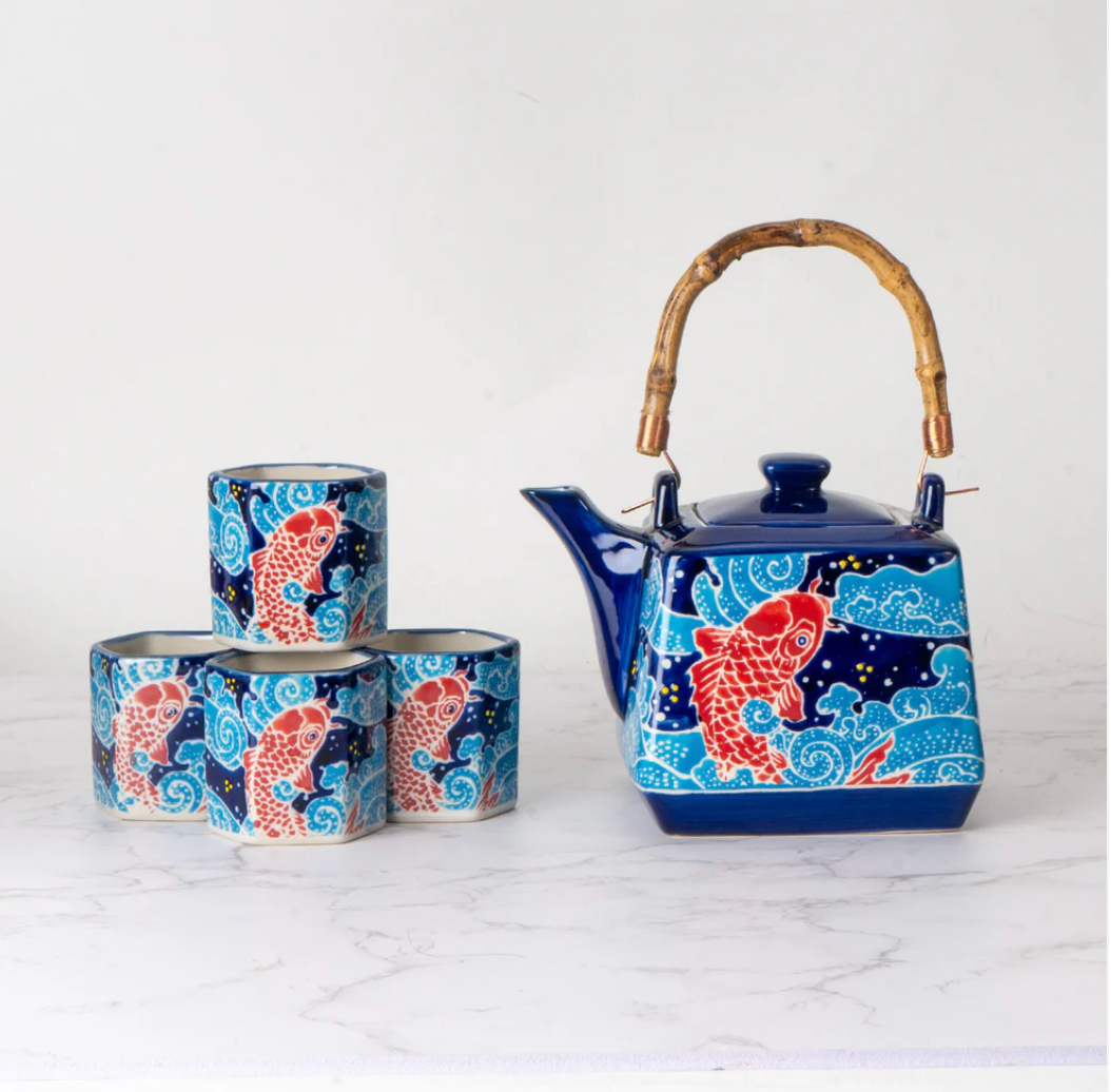 Koi Fishes Tea Set 20oz Tea Pot with 4 Hexagon Cups by Urban Tokyo